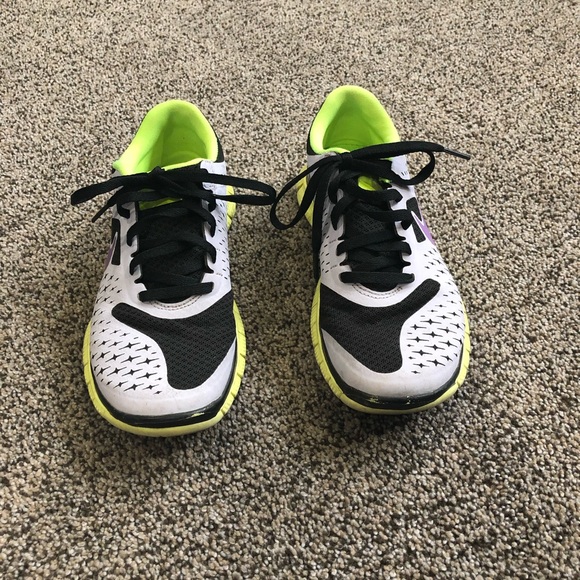 Nike shoes - Picture 3 of 4